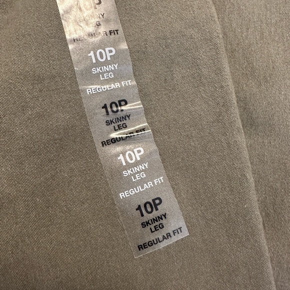 Style & Co - Petite High Rise Natural Straight-Leg Jeans 10P - Picture 3 of 4